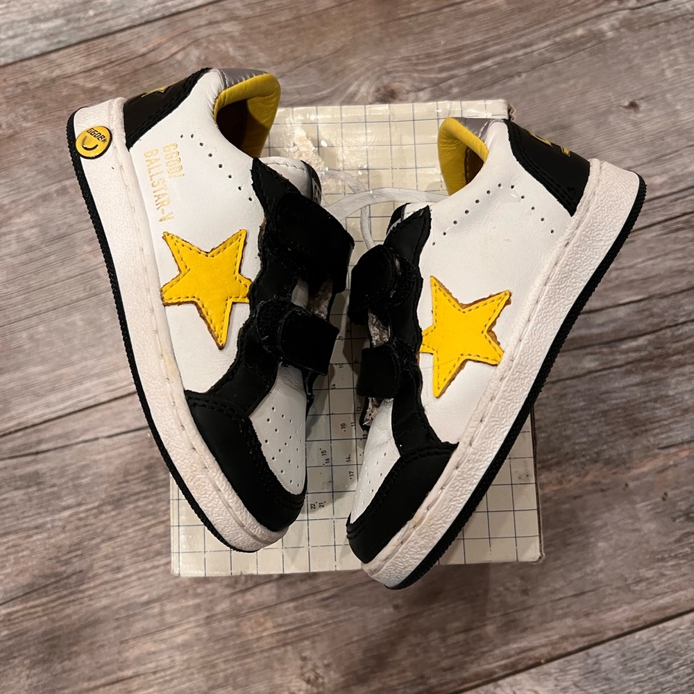 Golden Goose Kids' Ballstar Black and Yellow Star Sneakers